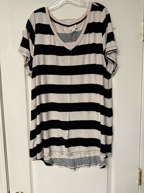 LuLaRoe Black and Cream Striped V-Neck Short Sleeve Tee
